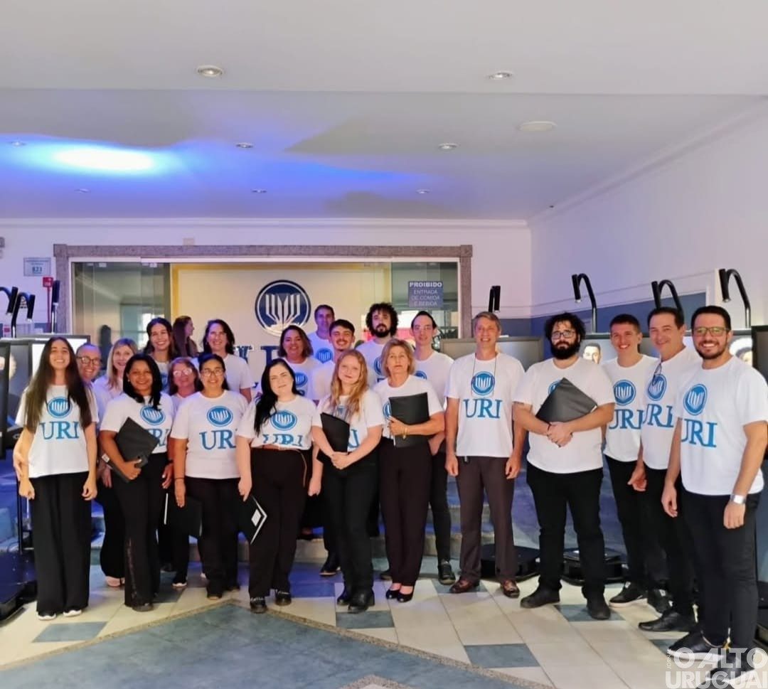 Coral da URI/FW celebra 30 anos com espetáculo e homenagens