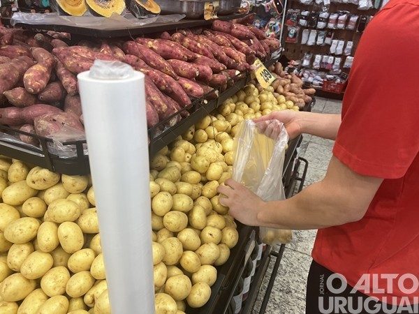 Batata inglesa é novamente o produto da cesta básica com maior aumento