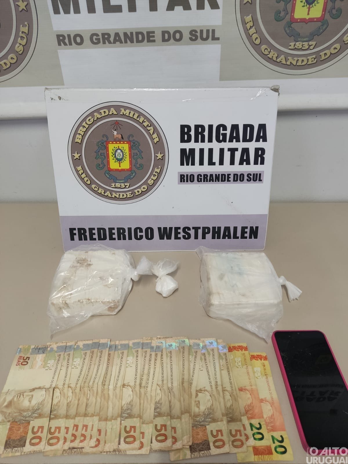 Mulher é presa por tráfico de drogas em Frederico Westphalen