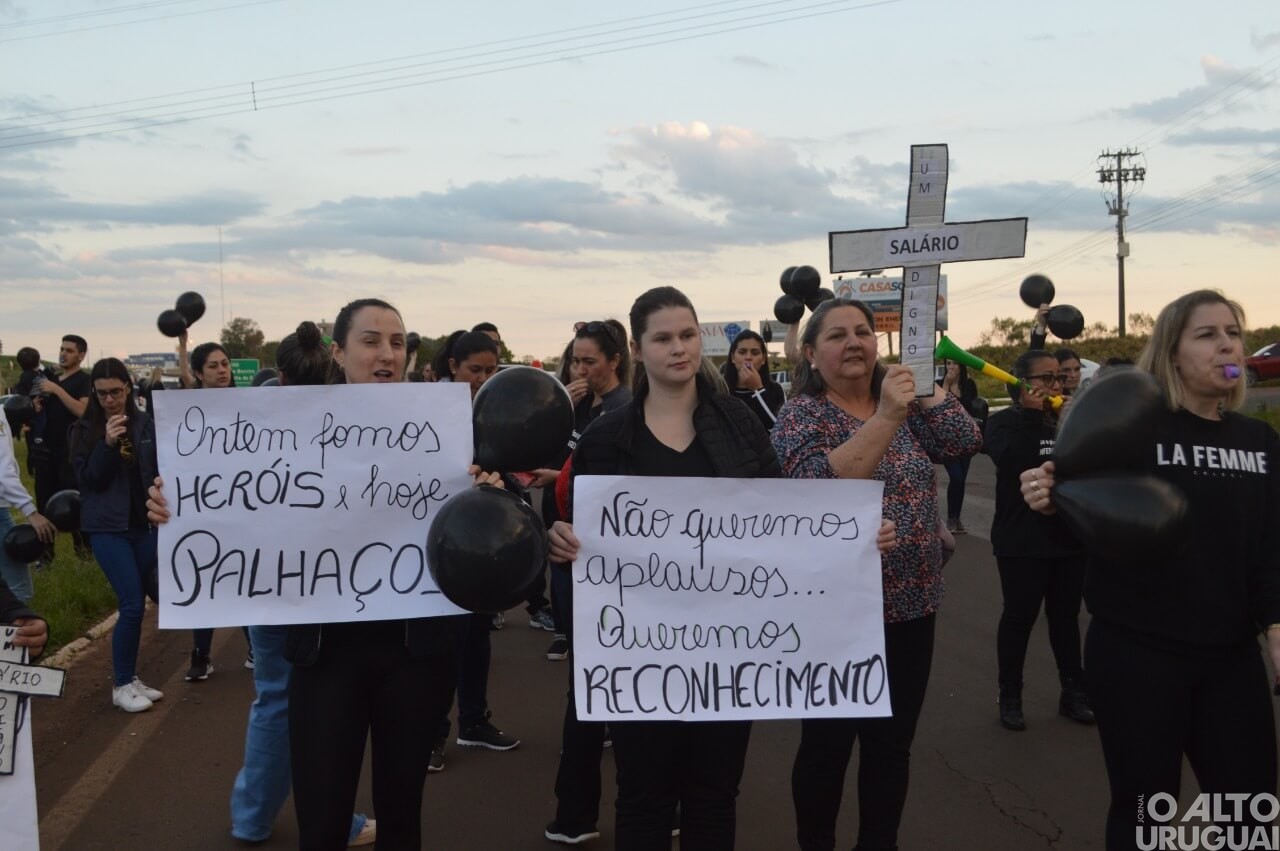 Novos protestos de profissionais da área são realizados na região