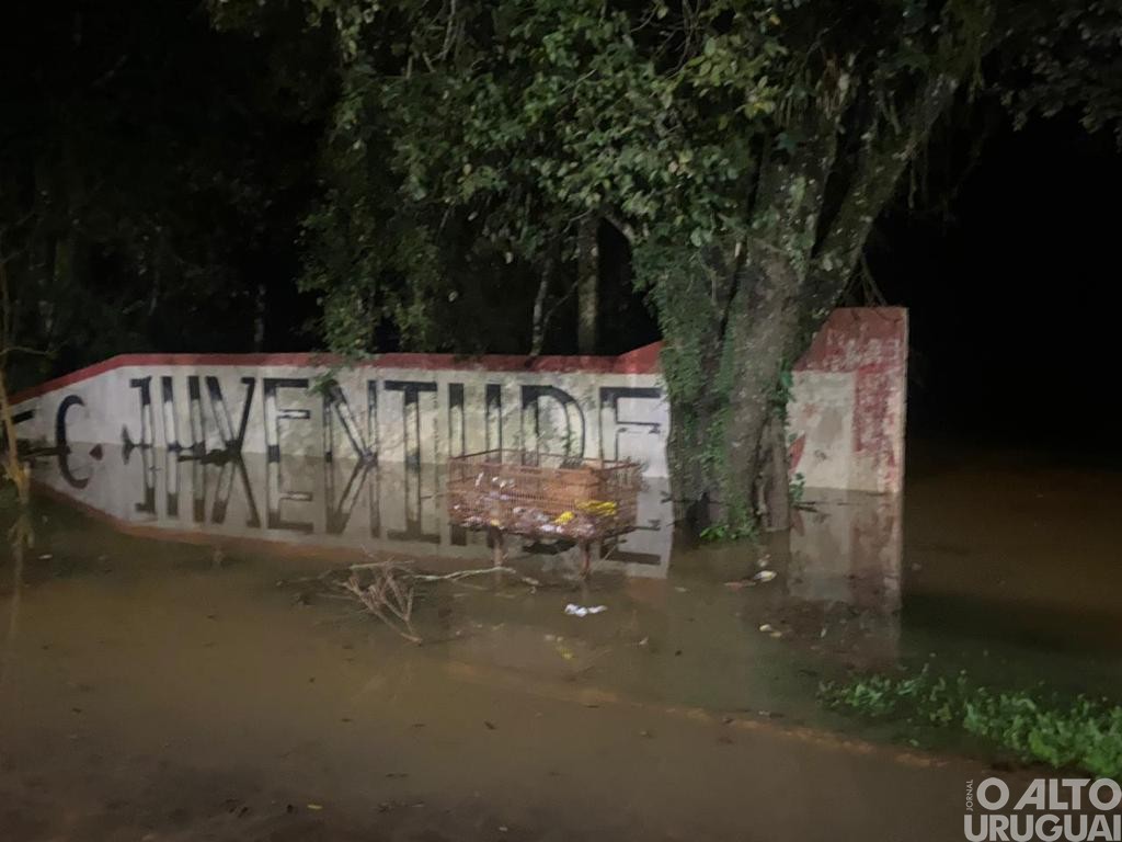 Região apresenta fortes chuvas durante a madrugada