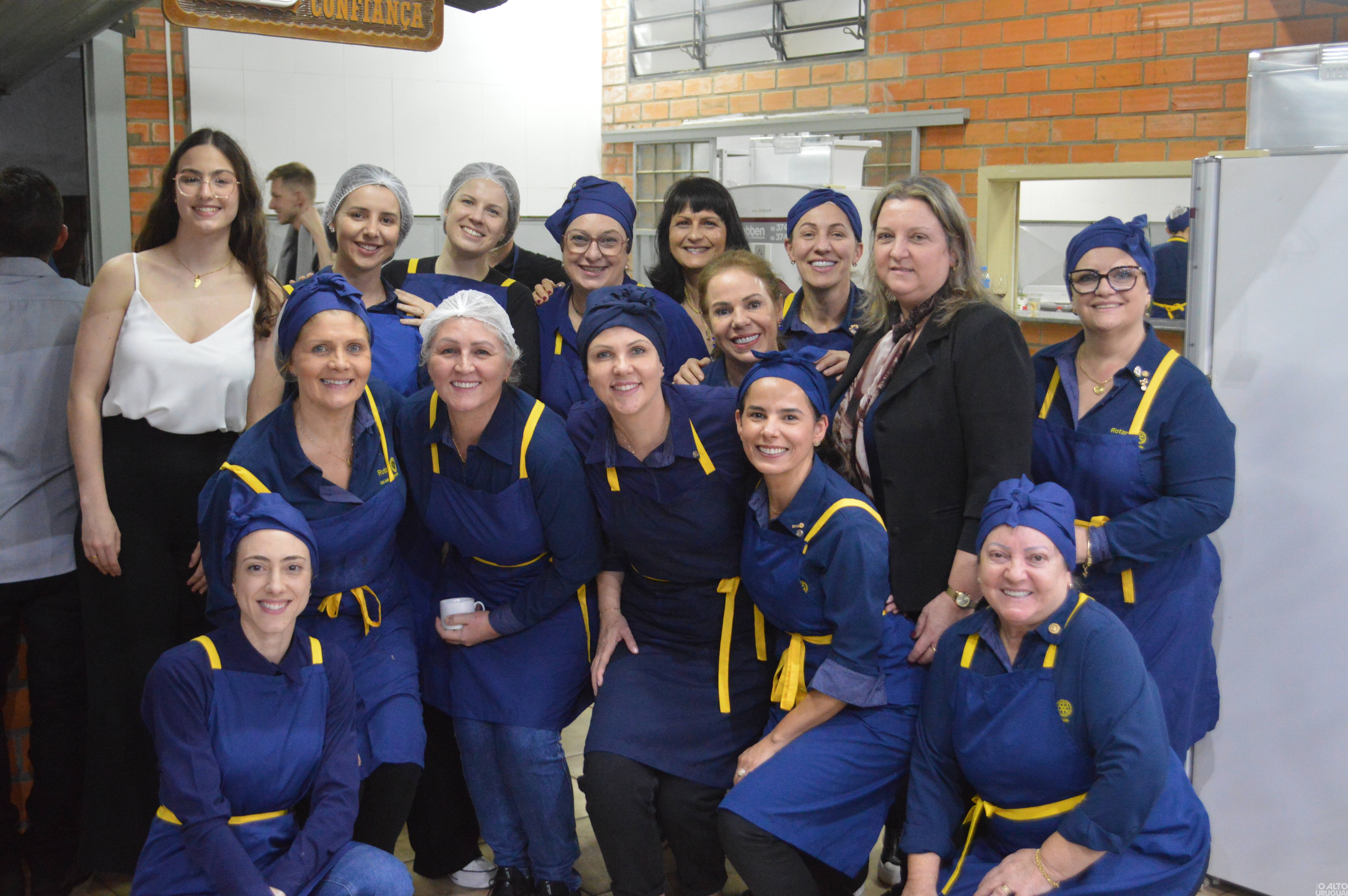 Mais de 300 pessoas participam do 17º Café Colonial do Rotary Barril