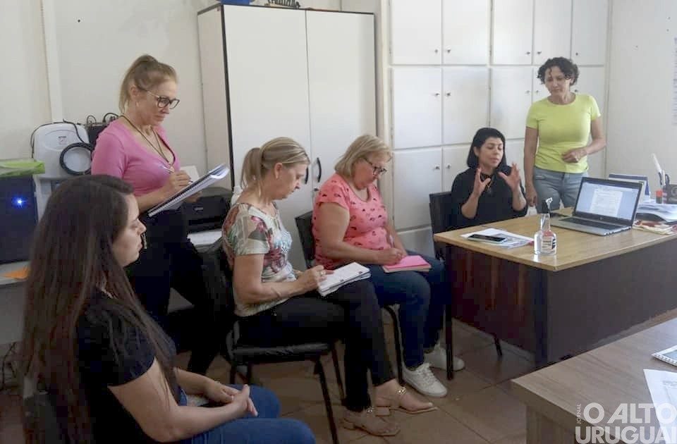 Autismo é tema de formação continuada nas escolas municipais de Jaboticaba