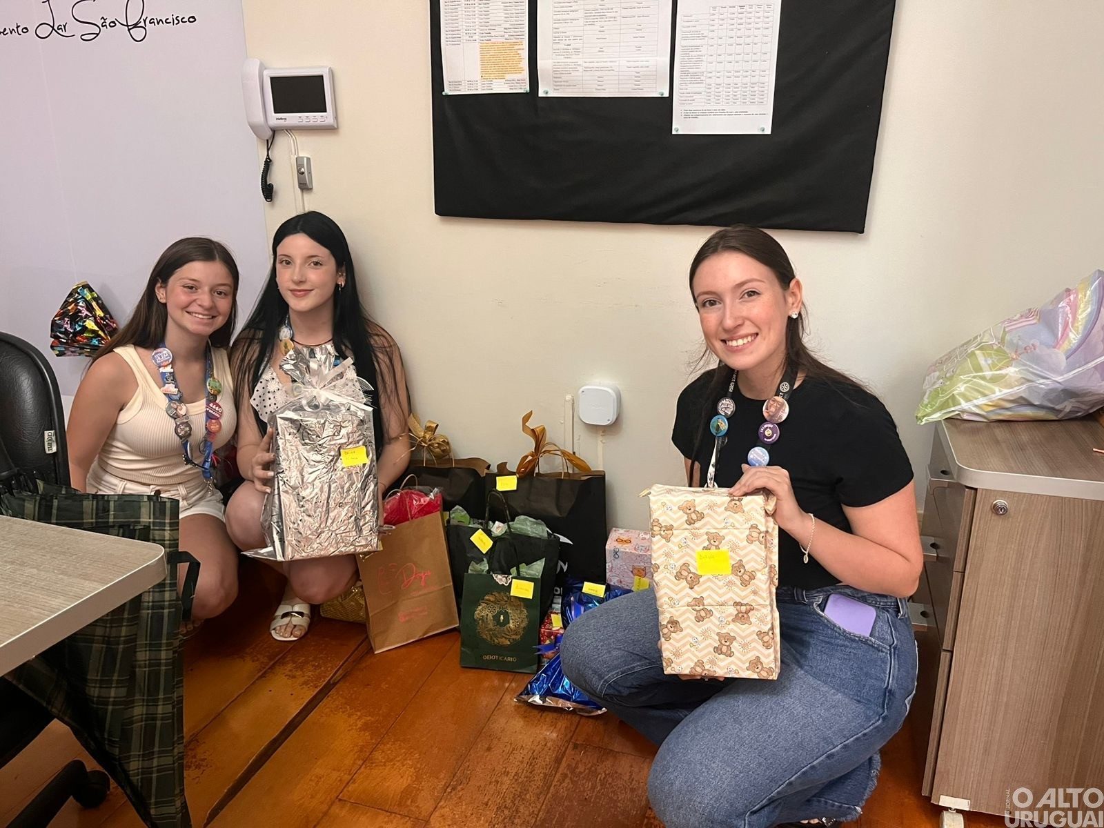 Interact Club realiza ação de Natal no Lar São Francisco em FW
