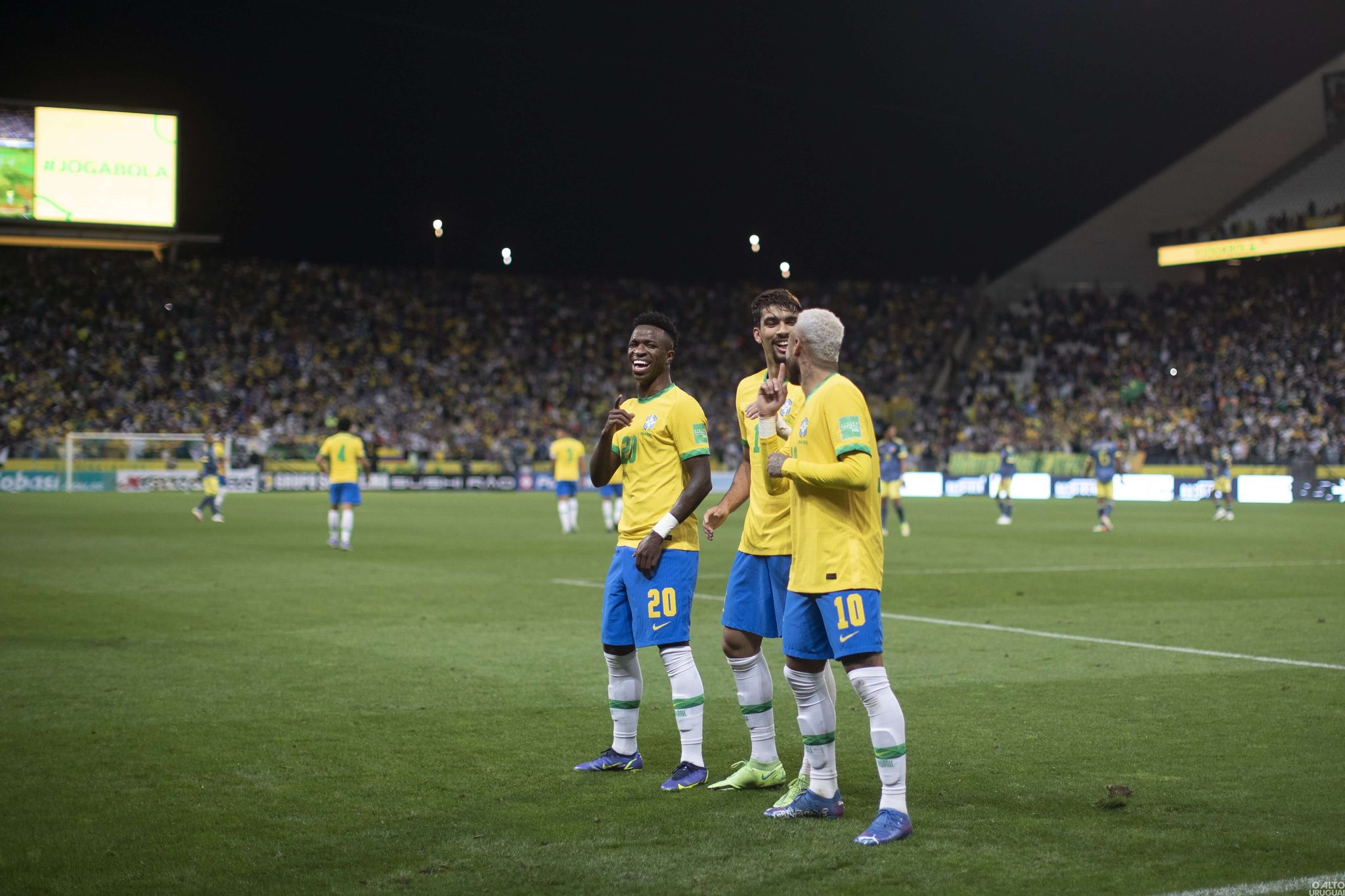 Brasil vence Colômbia e se classifica para Copa do Catar