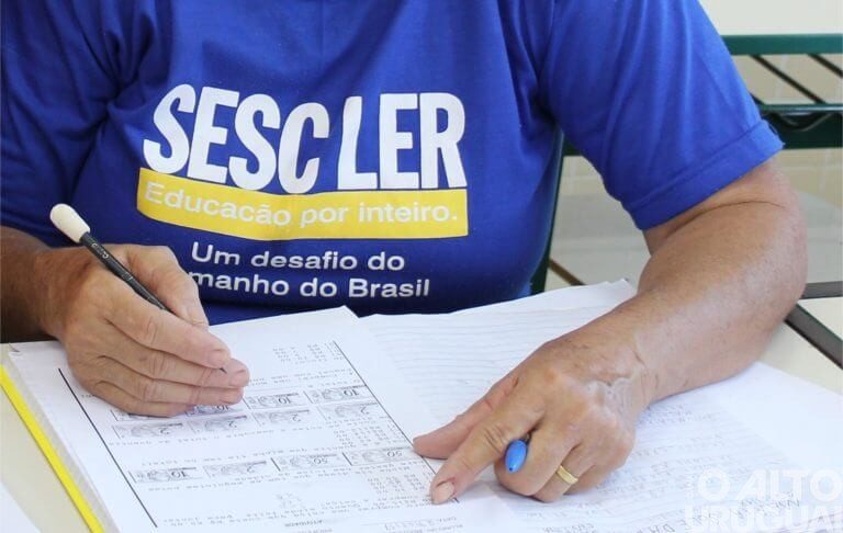 Sesc abre inscrições para jovens e adultos no projeto de educação a distância no RS