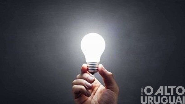 Mais de 150 mil clientes estão sem luz no RS