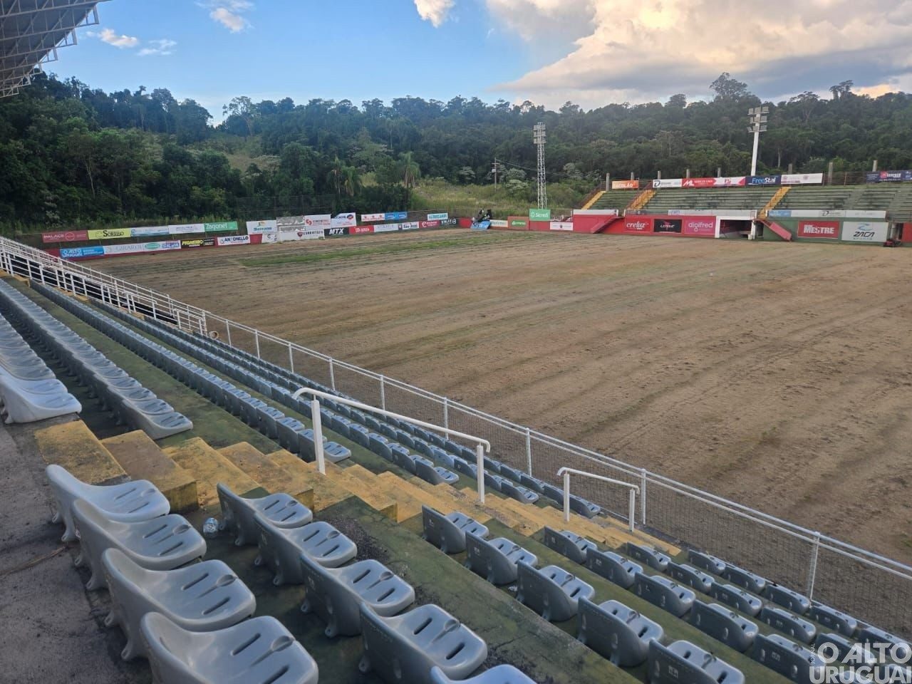 União Frederiquense realiza recuperação no gramado e melhorias na Arena