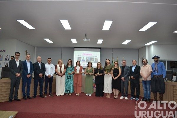 Câmara de FW realiza 4ª edição do Troféu Mulher Cidadã