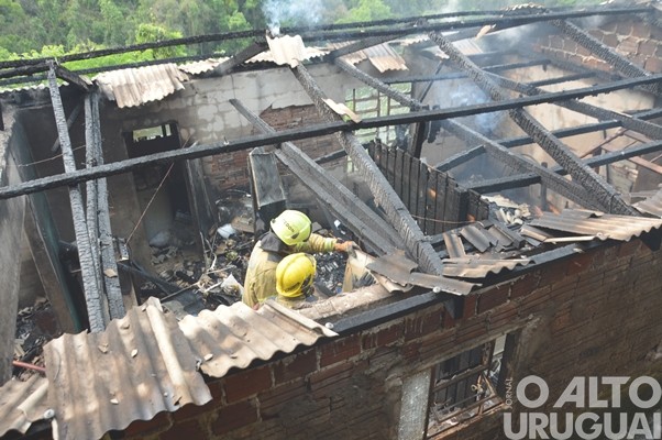 FW: Bombeiros atendem mais um incêndio em residência
