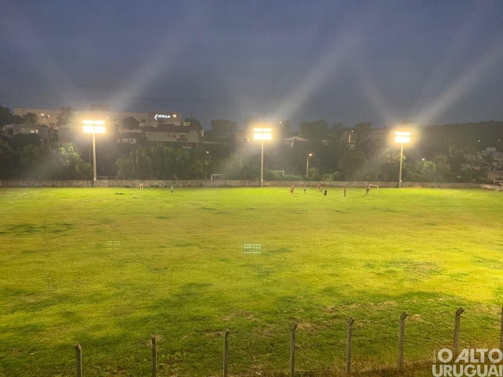 Vistorias são realizadas no campo do Esporte Clube Iraí