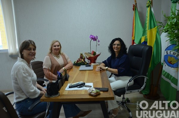Encontro reúne três prefeitas em exercício da região