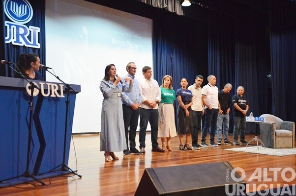 “O professor é a figura mais importante na construção de uma sociedade”