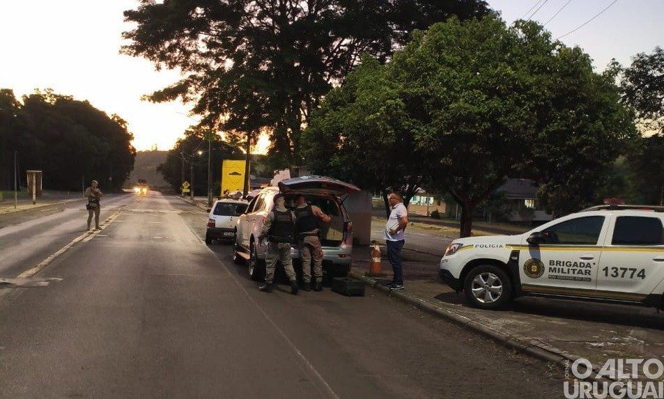 Brigada Militar apreende mercadorias durante Operação Codesul em Iraí