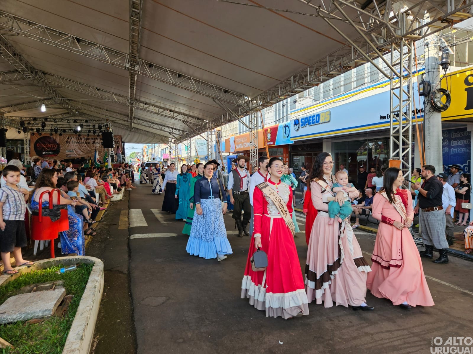 Desfile Farroupilha encerra programação em FW