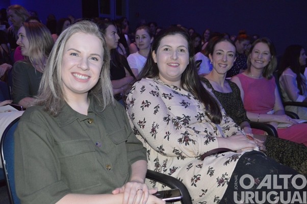 Mais de 800 pessoas participam de palestra com Leila Ama em FW
