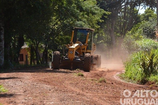 Prefeitura de FW intensifica manutenção das estradas do interior