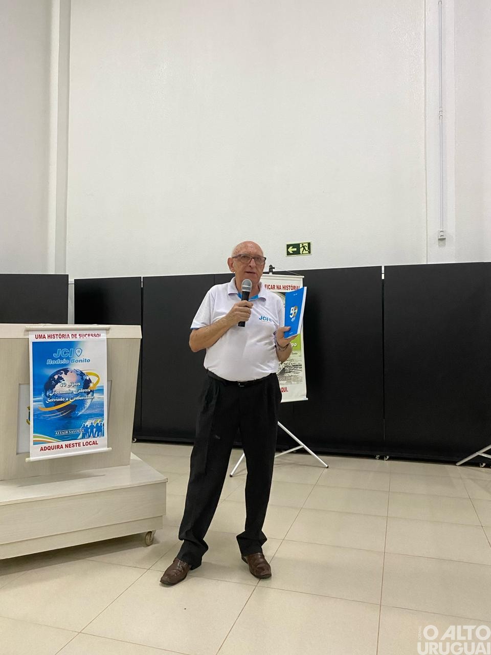 Altair Savoldi lança livro em Rodeio Bonito