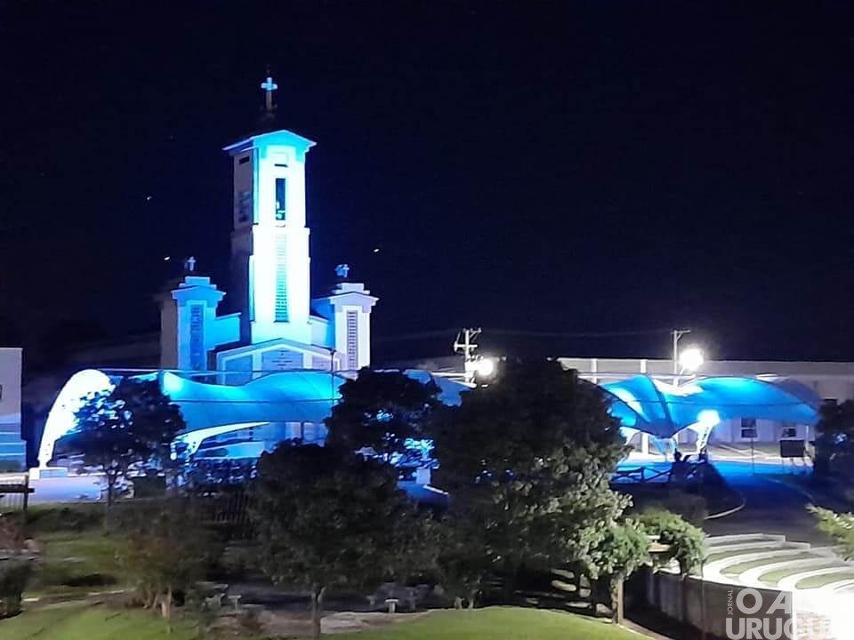 Taquaruçu do Sul: Centro de Eventos e igreja matriz recebem iluminação especial