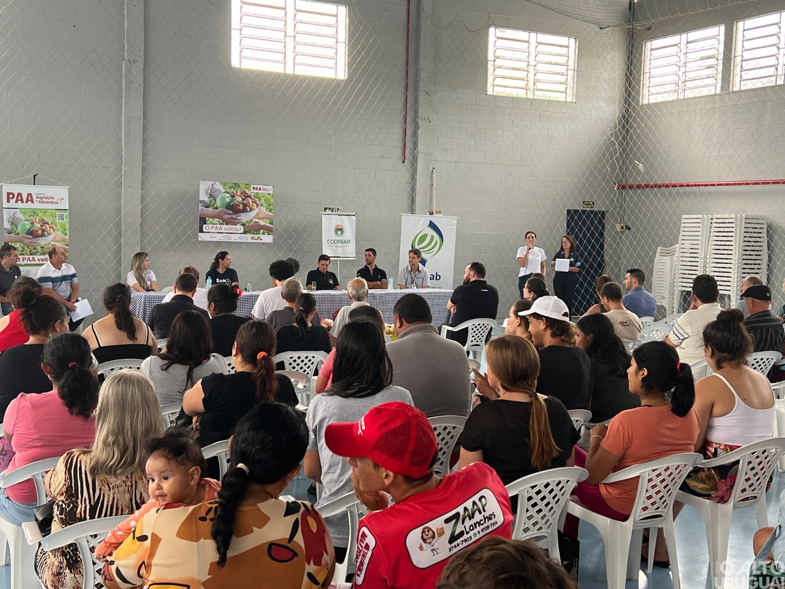 Conab e cooperativas da região formalizam contratos do PAA