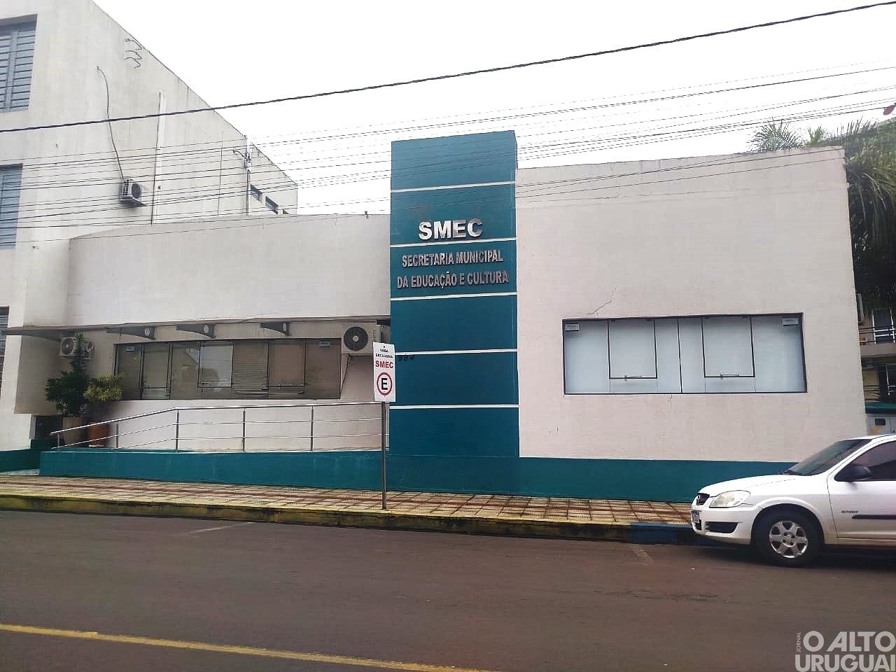 Prefeitura de FW garante continuidade dos contratos temporários na Educação