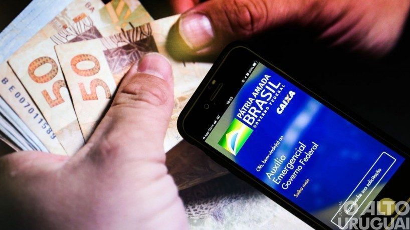 Caixa paga auxílio emergencial a nascidos em agosto
