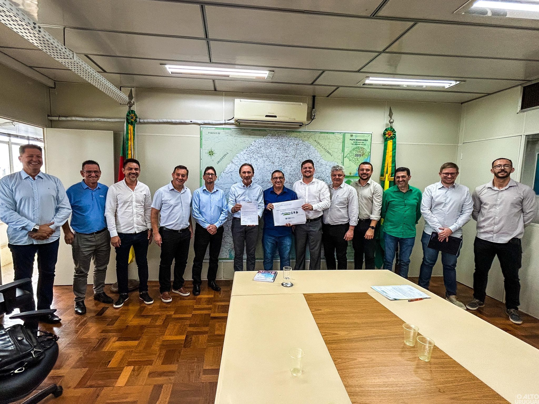Prefeitos da região discutem ligações asfálticas com o secretário de Logística e Transportes do RS