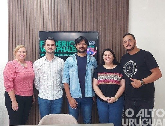 Administração de FW apresenta novo médico da ESF Primavera