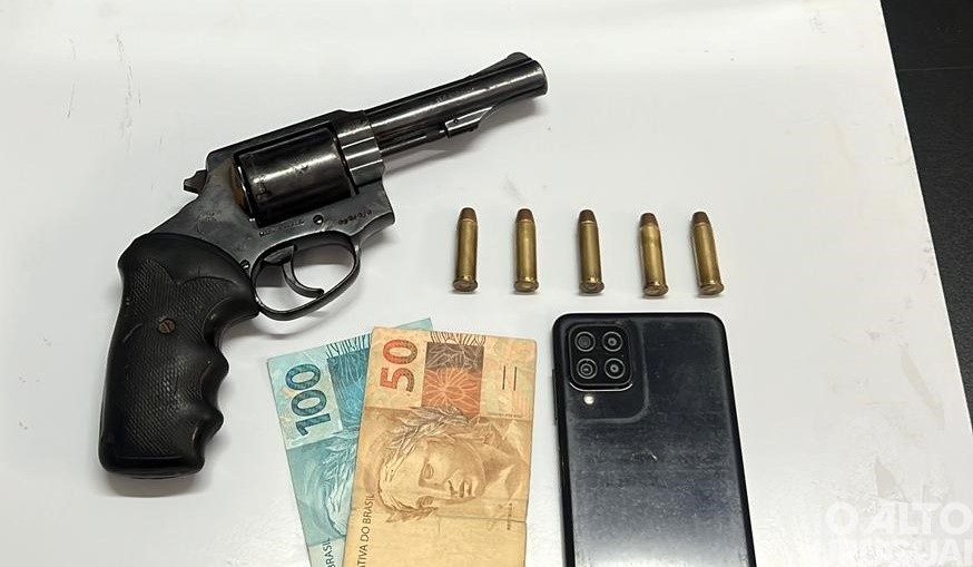 Homem é preso por porte ilegal de arma de fogo em FW