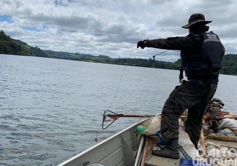 Iraí: policiais apreendem mais de cinco mil metros de redes de pesca no rio Uruguai