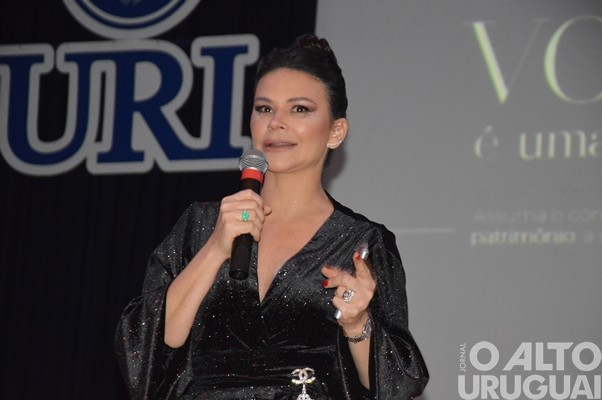 Mais de 800 pessoas participam de palestra com Leila Ama em FW