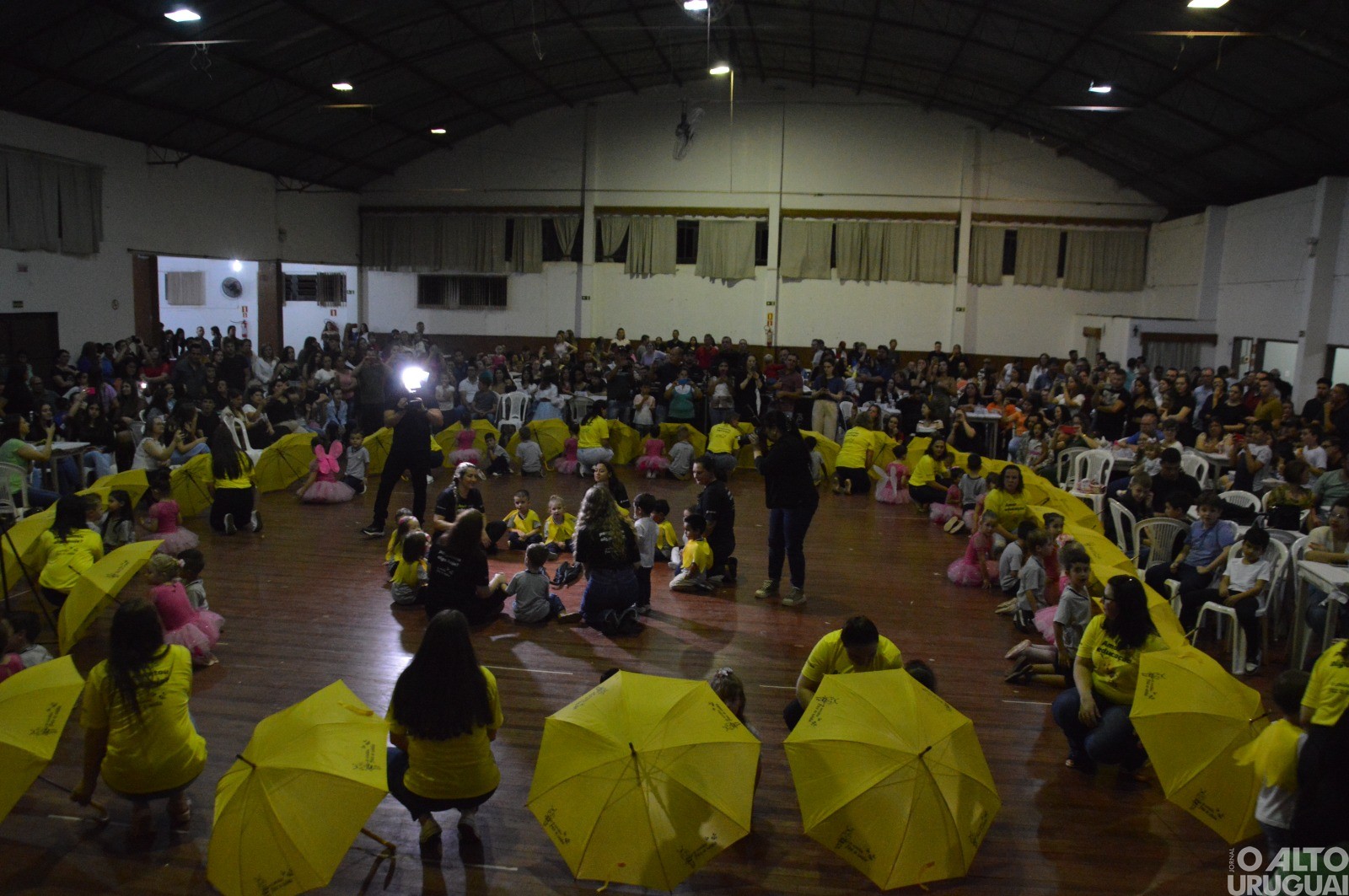 Alunos e comunidade de Erval Seco participam do Festival Estudantil
