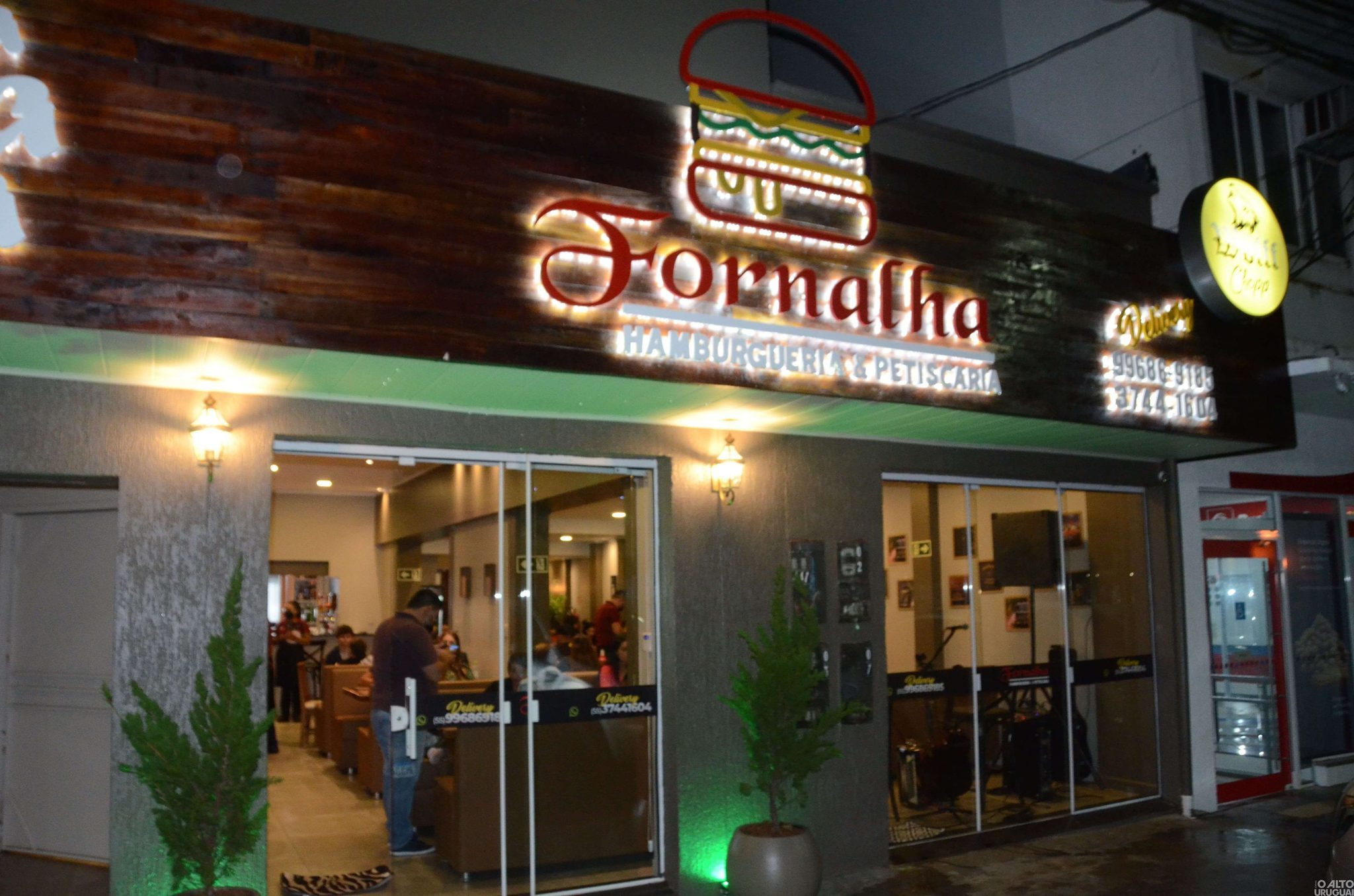 Fornalha Petiscaria e Hamburgueria inaugura em FW