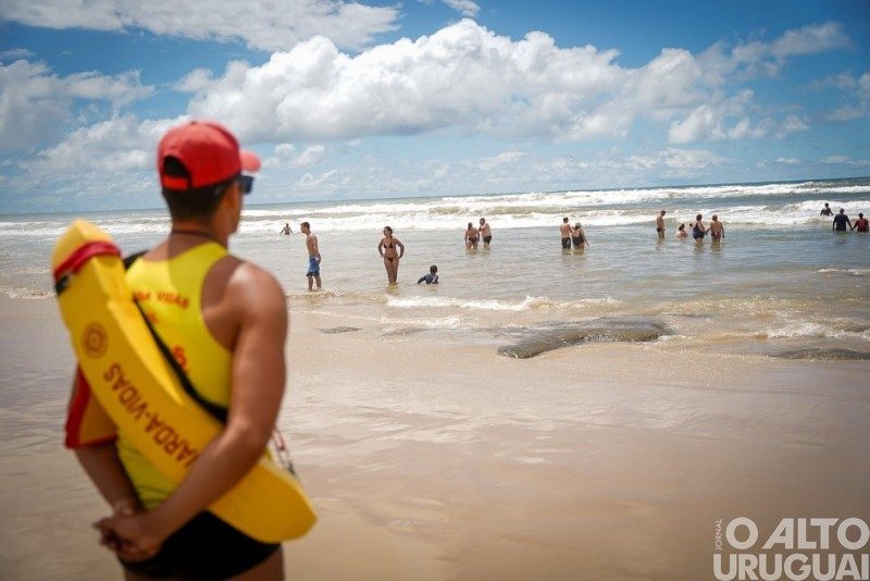 Banhistas devem redobrar a atenção para evitar riscos