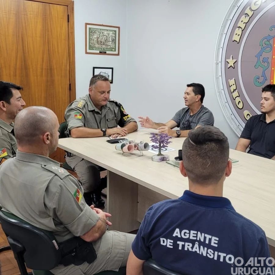 BM e Departamento de Trânsito de FW realizam campanha de volta às aulas