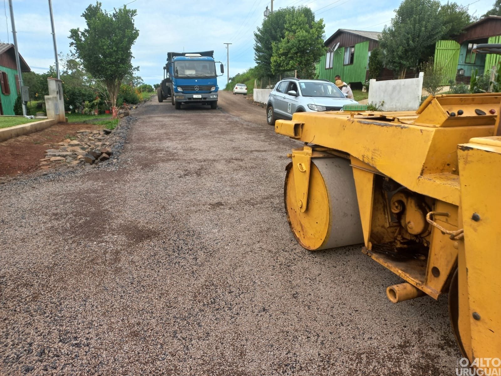 Palmitinho segue realizando obras de asfaltamento