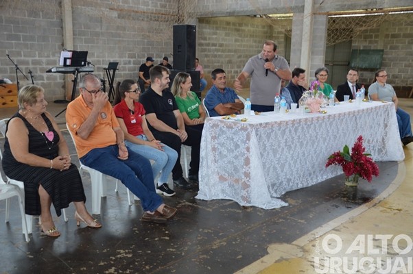 Centenas de mulheres participam de encontro em Jaboticaba