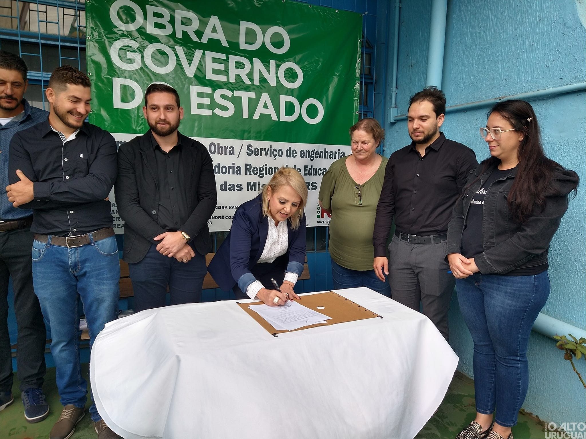Ordem de serviço para início das obras na 20ª CRE é assinada