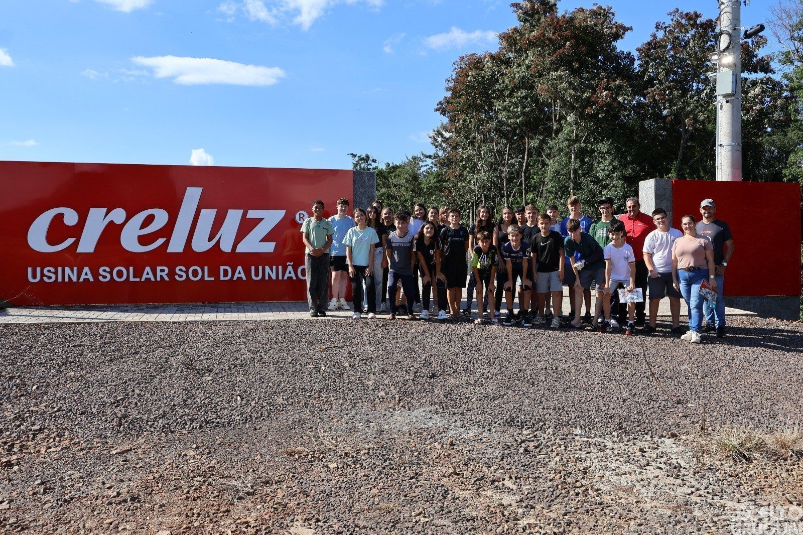 Alunos de Frederico Westphalen visitam a Usina Solar Sol da União