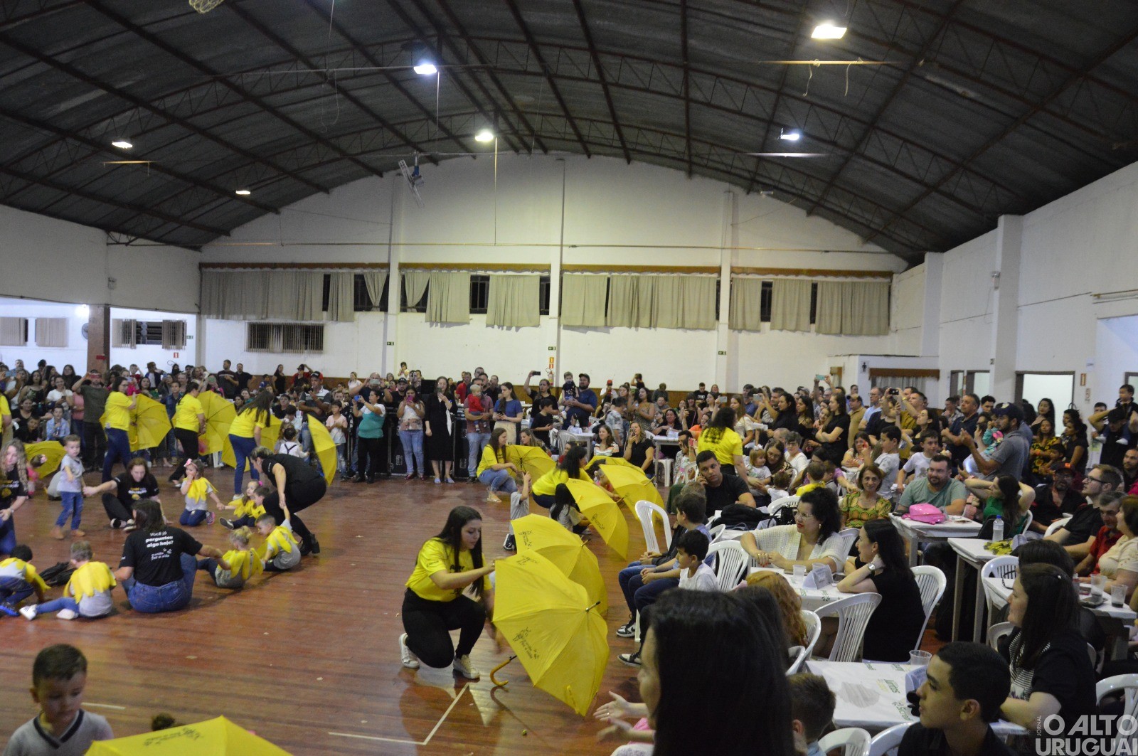 Alunos e comunidade de Erval Seco participam do Festival Estudantil