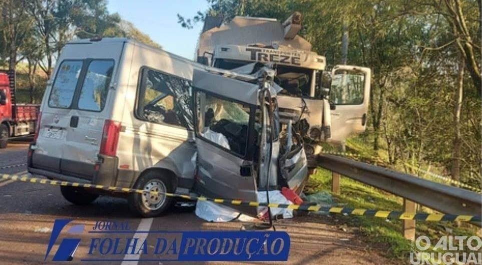 Colisão entre caminhão e van da Secretaria de Saúde de Constantina deixa sete mortos