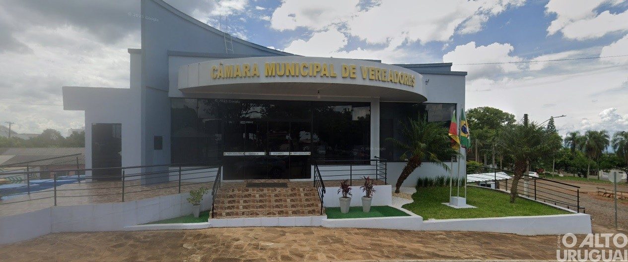 Câmara de Vereadores de Caiçara entrega Moção de Aplauso a fundadores da Sicredi Conexão