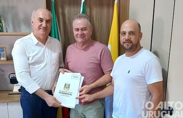 Representante da Secretaria de Trabalho e Desenvolvimento do Estado visita Pinhal