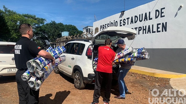 Projeto “Frederico sem Frestas” entrega placas térmicas para assistência social de FW