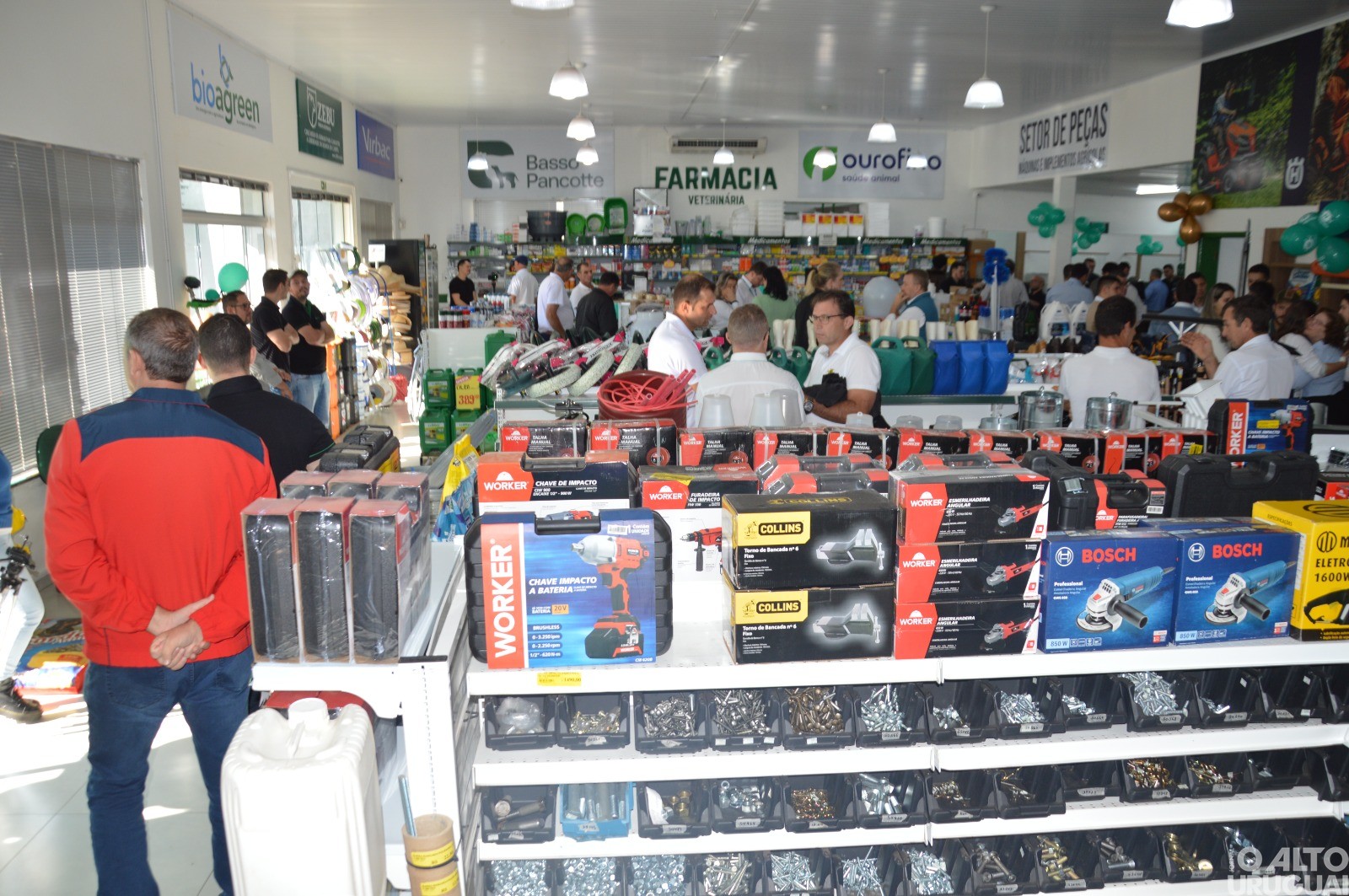 Cotrifred inaugura moderna seção de peças em FW