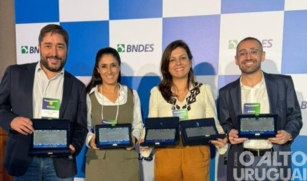 Sicredi é premiado em cinco categorias pelo BNDES