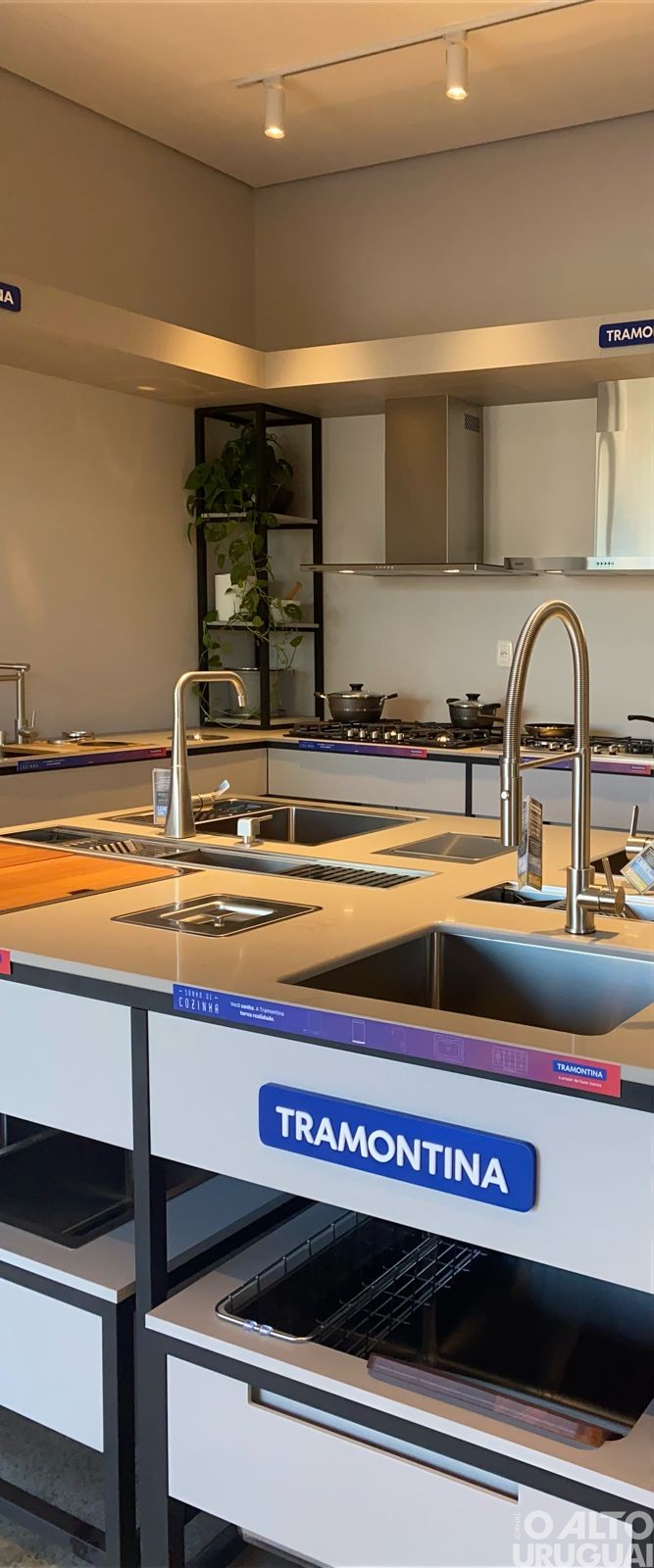 Binotto Mármores e Granitos inaugura novo showroom Tramontina em FW