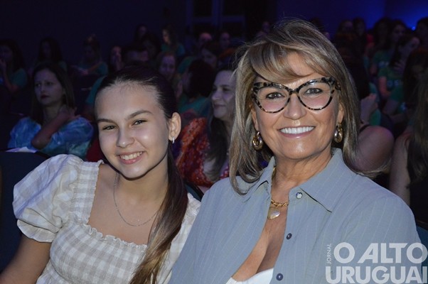 Mais de 800 pessoas participam de palestra com Leila Ama em FW