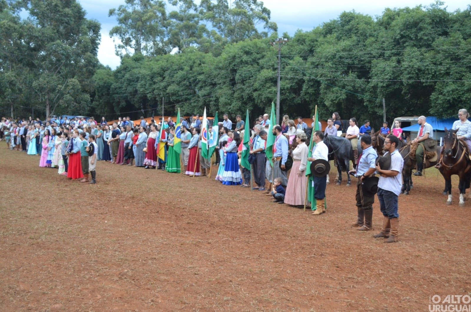 Oração da Ave Maria também marca segundo dia do Rodeio Crioulo de FW