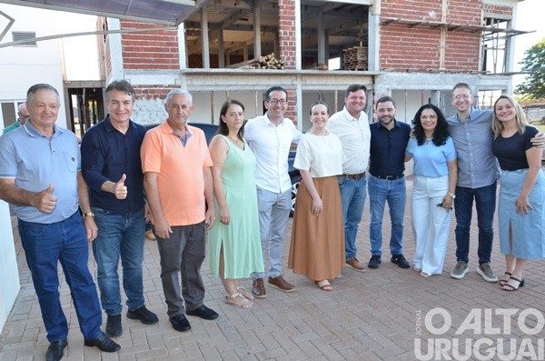 Vice-governador Gabriel Souza faz visita ao hospital de Seberi